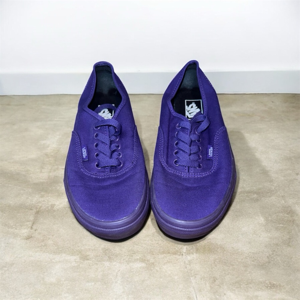 Vans Authentic Mono Scuba purple size 6.5 in men’s and 8.0 in women’s